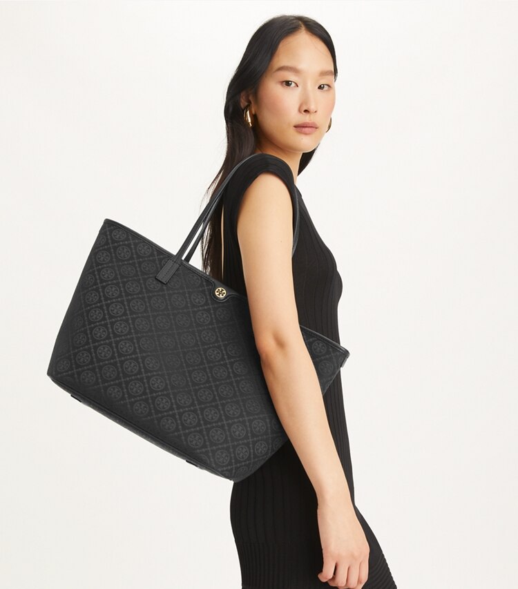 Tory Burch designer borse shopping Shopping T Monogram con zip in Black accessory on model