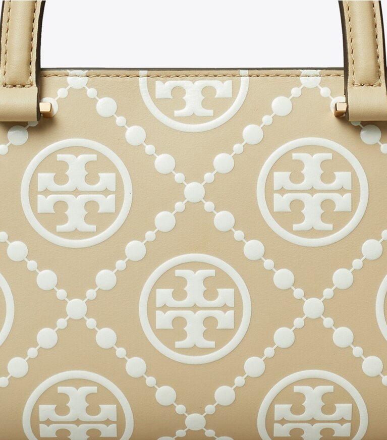Tory Burch designer bauletto Shopping T Monogram piccola East-West con rilievo a contrasto in Beige angle