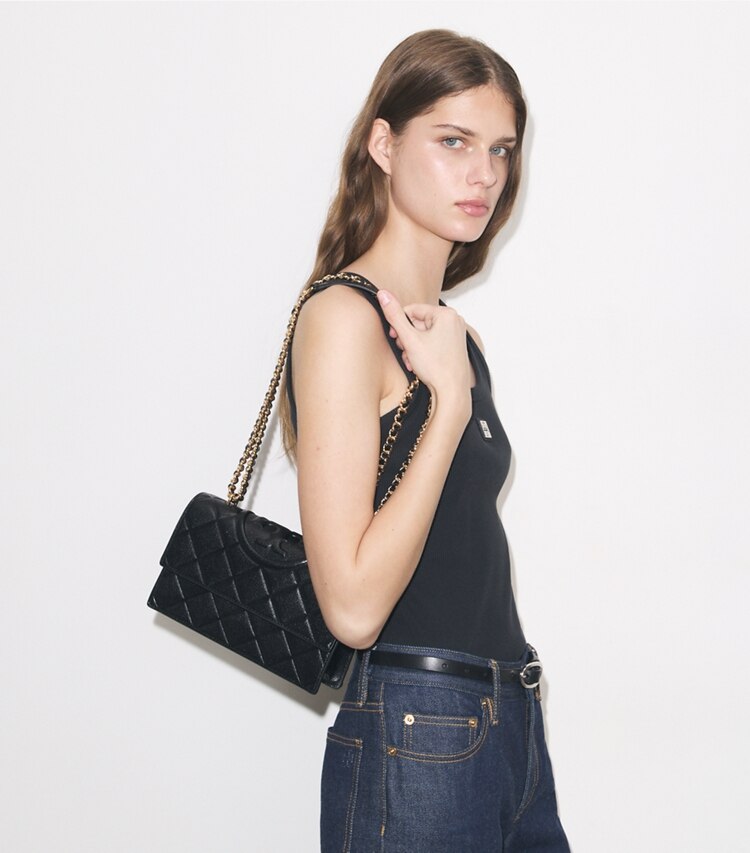 Tory Burch designer borse a tracolla Shoulder bag Fleming piccola convertibile in Black accessory on model