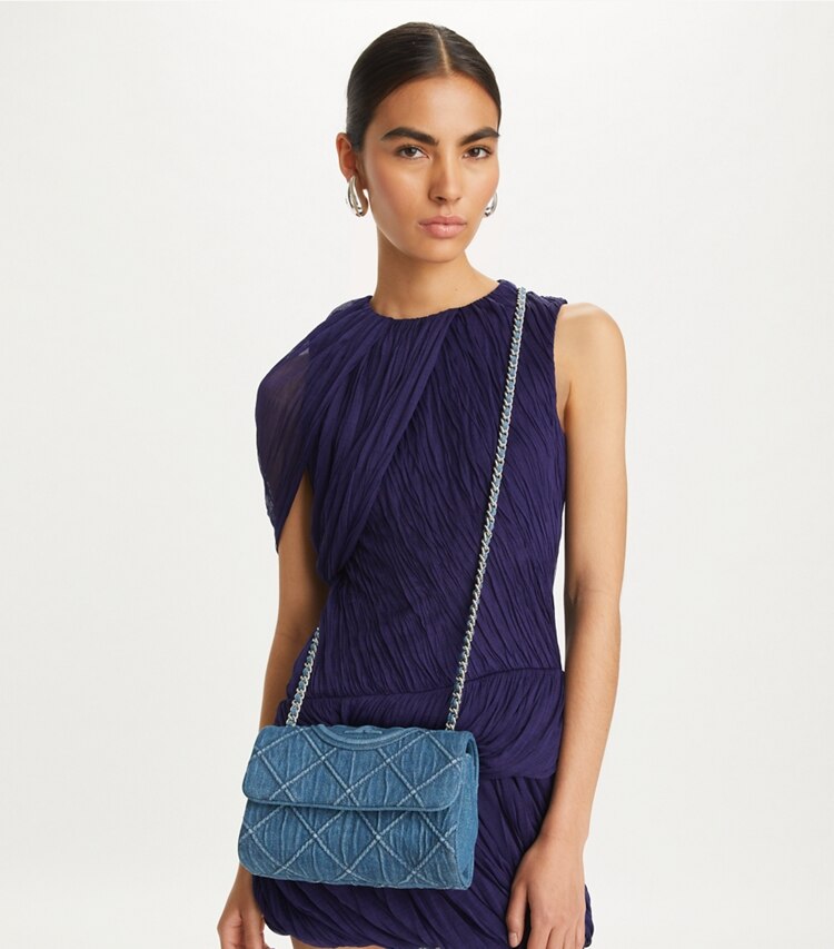 Tory Burch designer borse a tracolla Shoulder bag piccola Fleming convertibile e morbida in denim in Denim additional on model