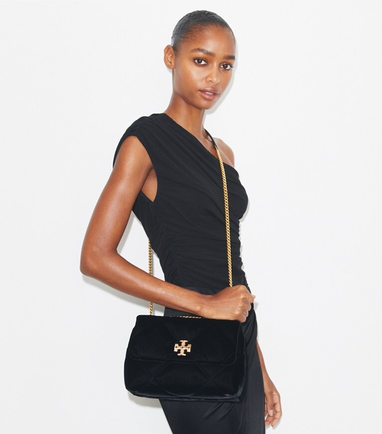 Tory Burch designer borse a tracolla Shoulder bag piccola Kira con trapuntatura a diamante in velluto e pavé in Black angle