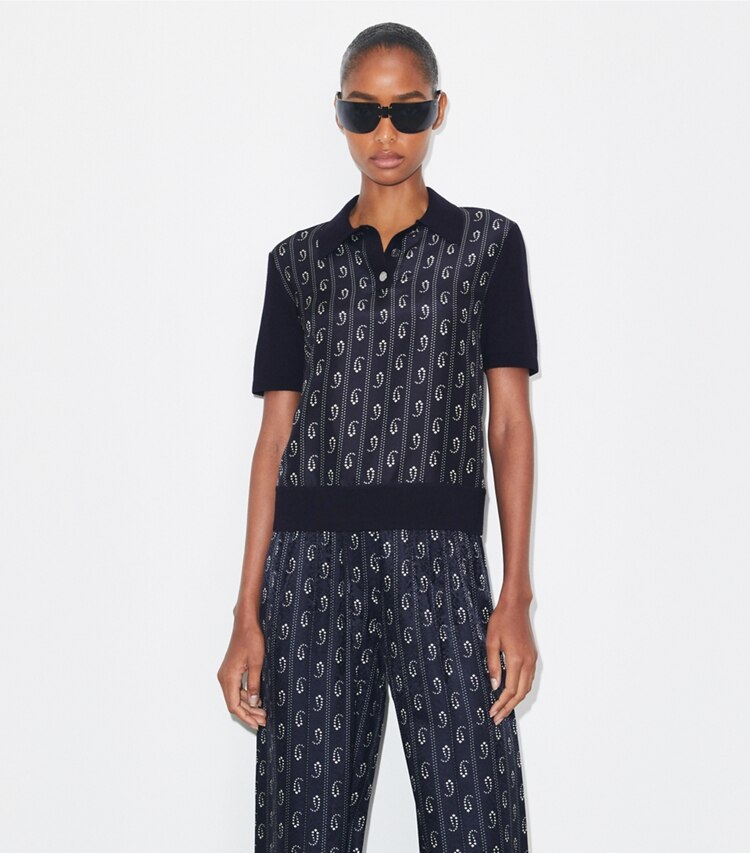 Tory Burch designer セーター シルクフロント ポロシャツ in Medium Navy Paisley on model detail