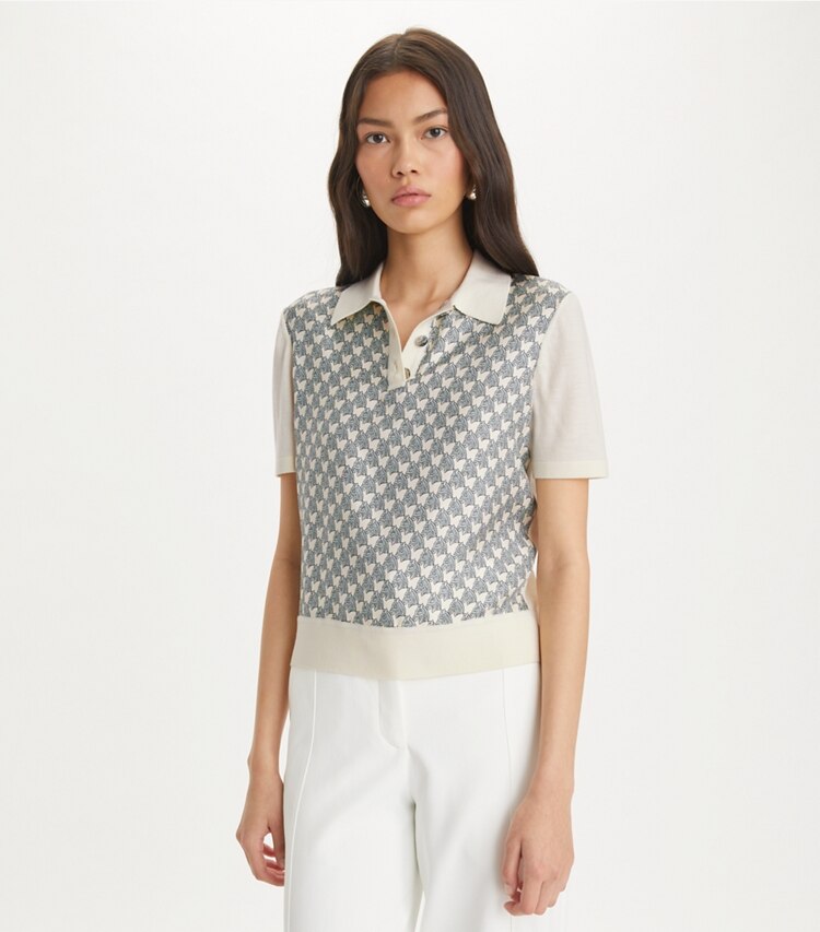 Tory Burch designer セーター シルクフロント ポロシャツ in NEW IVORY / Blue Mini Zebra on model detail