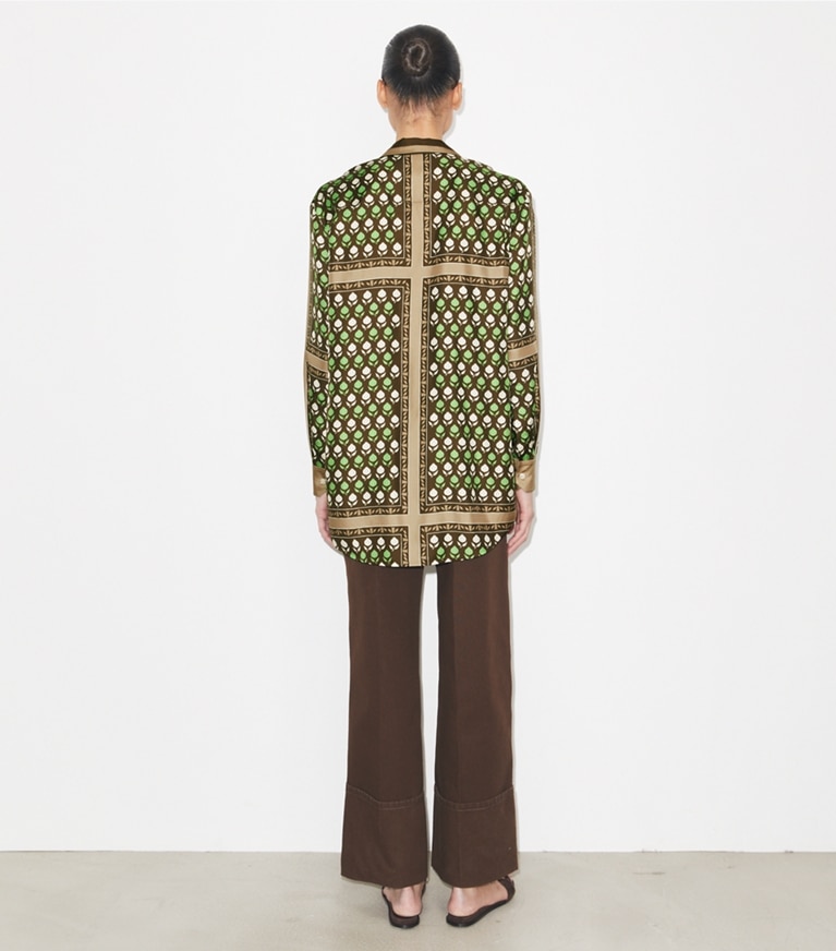 Tory Burch designer oberteile Silk Top in Chocolate Pomegranate on model back