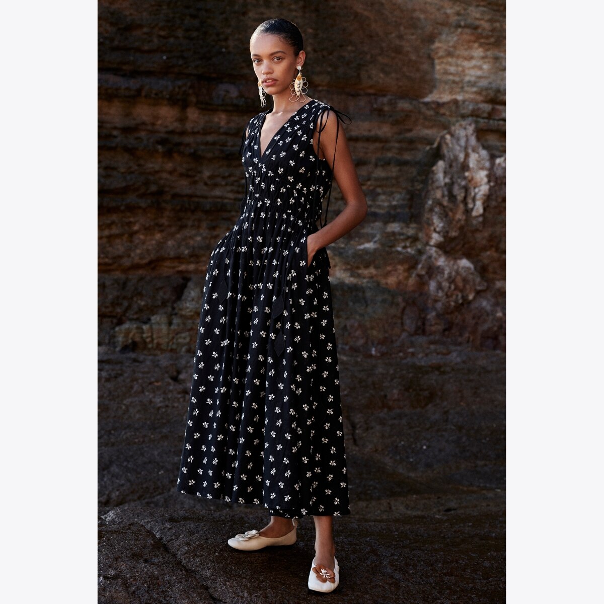 TORY BURCH オフショルタ フリツ トレス 1645190 001 ポプリン プリーツ シャツドレス: レディース ドレス | Tory