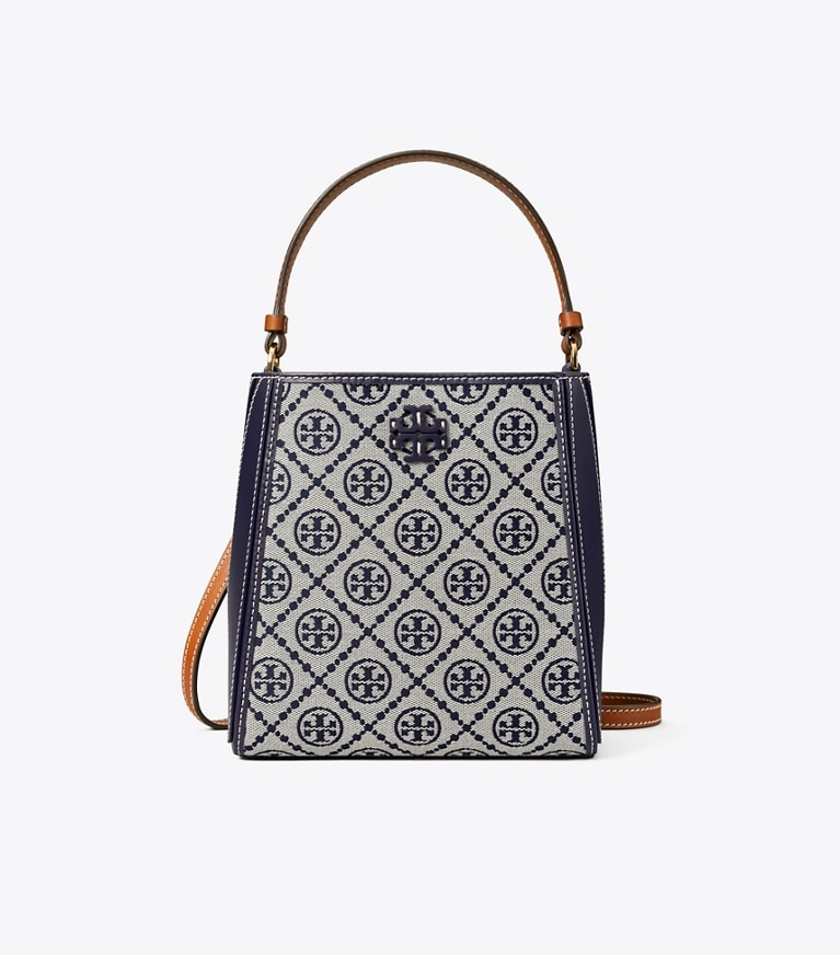Tory Burch designer クロスボディバッグ マックグロー Tモノグラム スモールバケットバッグ in Tory Navy angle