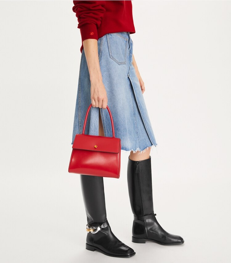 Tory Burch designer サッチェルバッグ スモールデビルバッグ in Warm Red additional on model