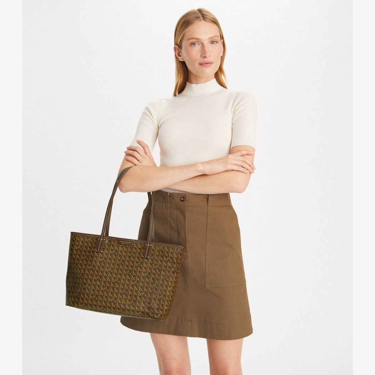 Small Ever-Ready Zip Tote in brown, size OS