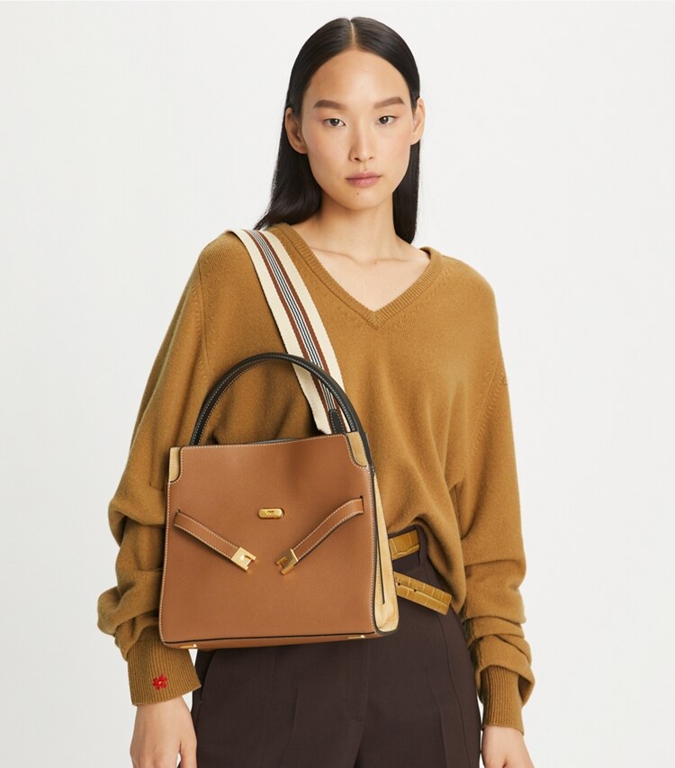 Tory Burch designer サッチェルバッグ リー ラジウィル ペブルド スモール ダブルバッグ  in Tiger's Eye additional on model