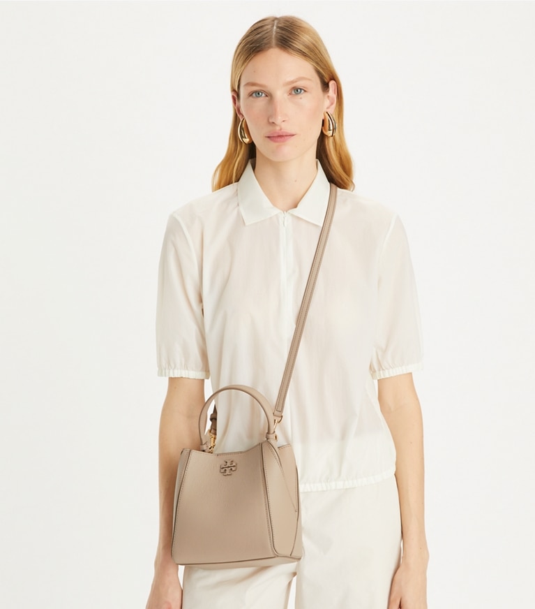 Tory Burch designer クロスボディバッグ マックグロー スモールバケットバッグ in Fresh Clay angle
