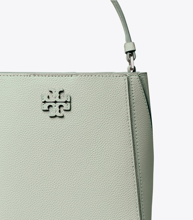 Tory Burch designer クロスボディバッグ マックグロー スモールバケットバッグ in Light Green ディテール