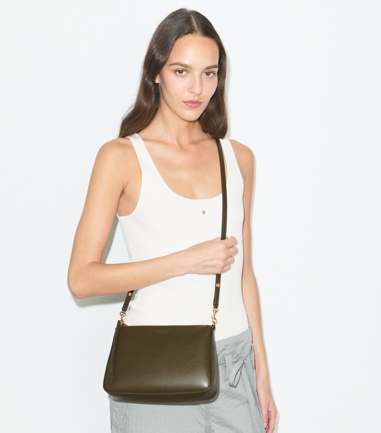 Tory Burch designer schultertaschen Small Perry Shoulder Bag in Dark Olive additional on model