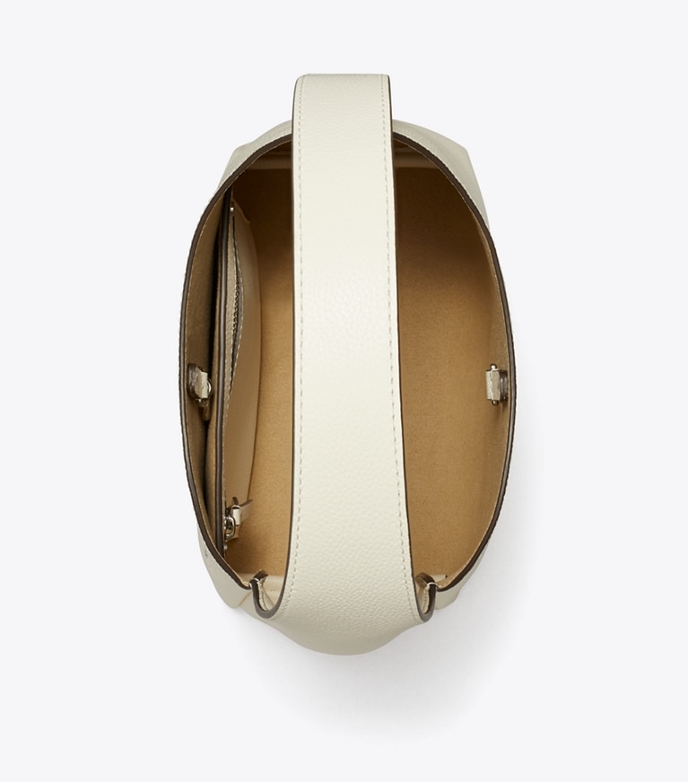 Tory Burch designer ホーボーバッグ ロミー スモール ホーボーバッグ in Light Cream angle