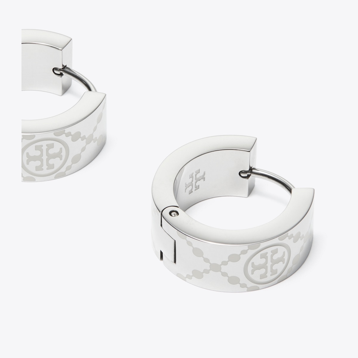 ピアス TORY BURCH TWO-TONE L T MONOGRAM EARRINGS Tory Burch Two-tone metal t monogram earrings | The Fashion