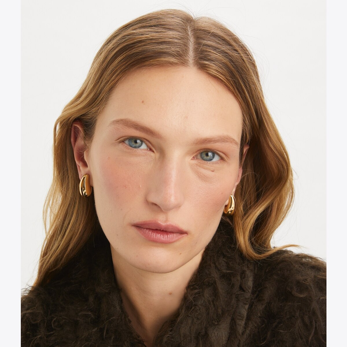 ギフトにも！送料&関税込み★Tory Burch★WAVE EARRING★選択2色 Wave Earring: Women's Designer Earrings | Tory Burch