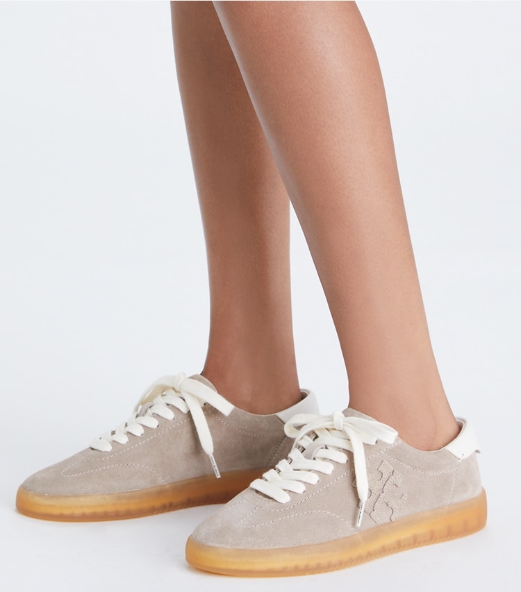 Tory Burch designer sneakers Sneaker Phoenix in AVOLA / AVOLA / WHITE additional on model