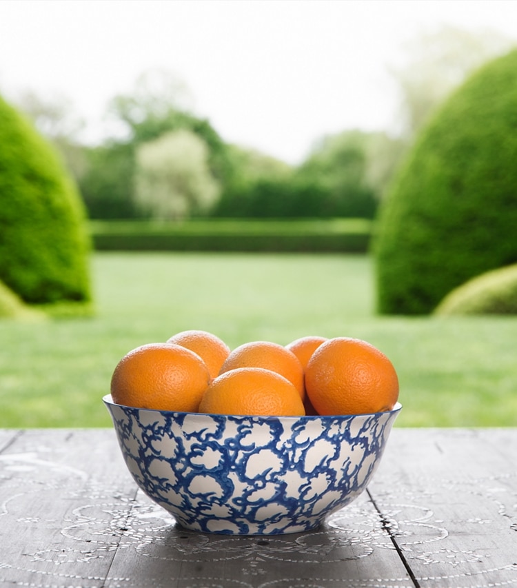 Tory Burch designer tabletop & drinkware Spongeware Serving Bowl in Smoke Ring editorial