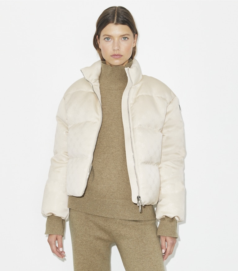 Tory Burch designer mäntel Steppjacke aus Satin mit T-Monogramm in Prosecco front