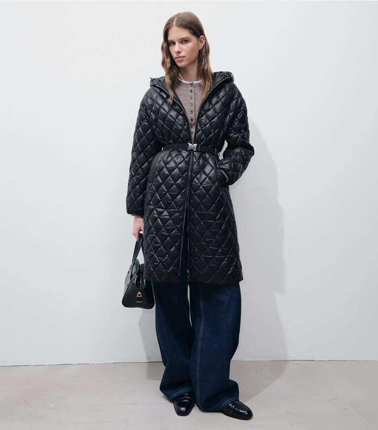 Tory Burch designer mäntel Steppmantel aus Nylon mit Kapuze in BLACK modell von vorn