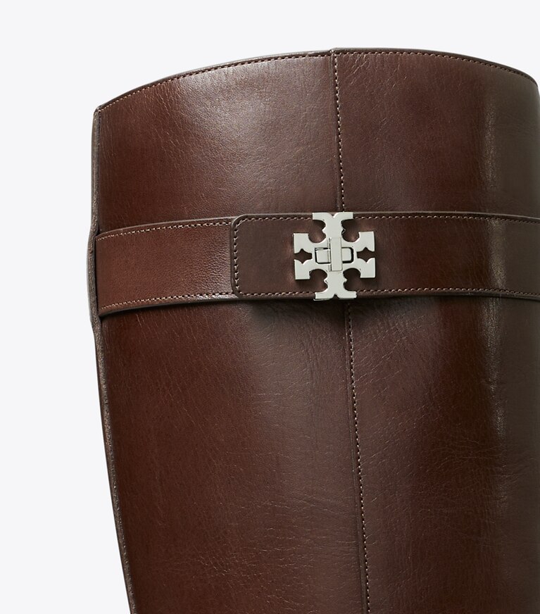 Tory Burch designer stivali al ginocchio Stivale da equitazione turnlock in DARK BROWN dettaglio