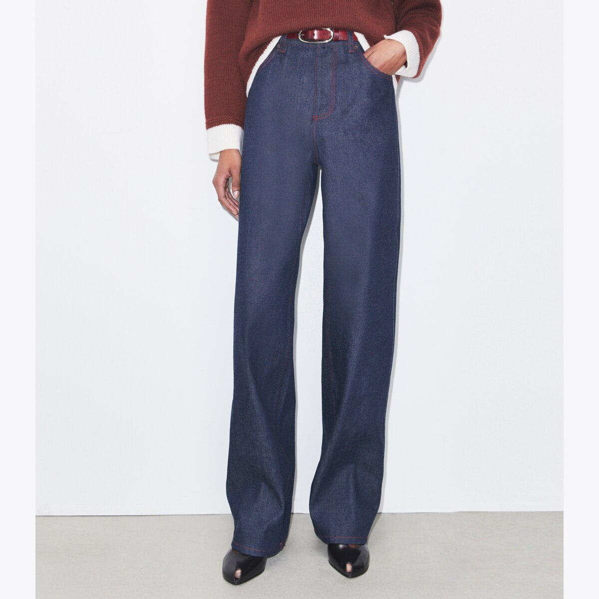 STRAIGHT LEG JEAN - thumbnail 2