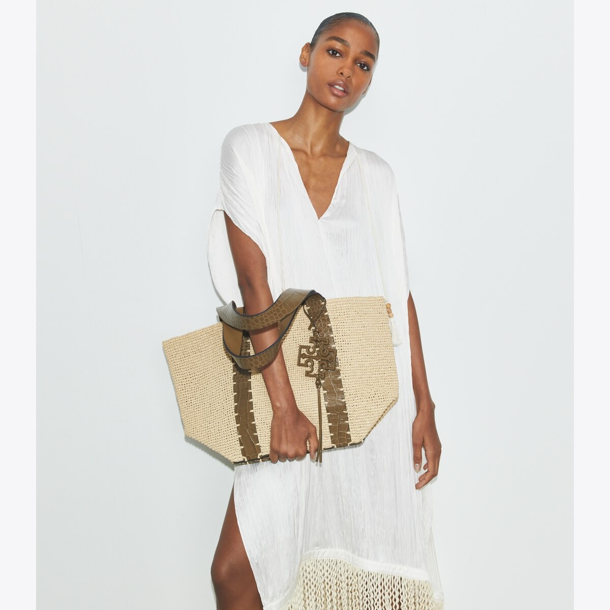 straw-tote-accessory-on-model.