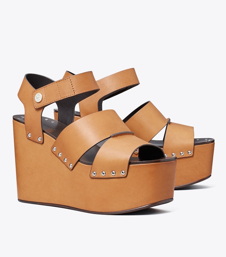 Tory Burch designer サンダル スタッズ プラットフォーム ウェッジサンダル in Camello angle