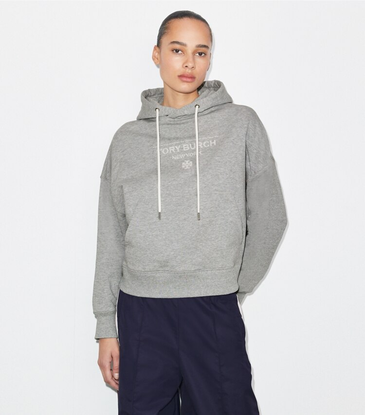 Tory Burch diseñador suéteres Sudadera con capucha de felpa francesa en Medium Heather Gray detalle en modelo