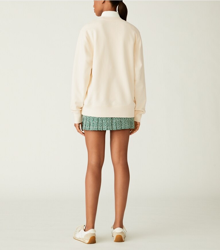Tory Burch diseñador suéteres Sudadera de cuello redondo de felpa francesa gruesa con logotipo de corazón en Ivory Pearl parte posterior en modelo