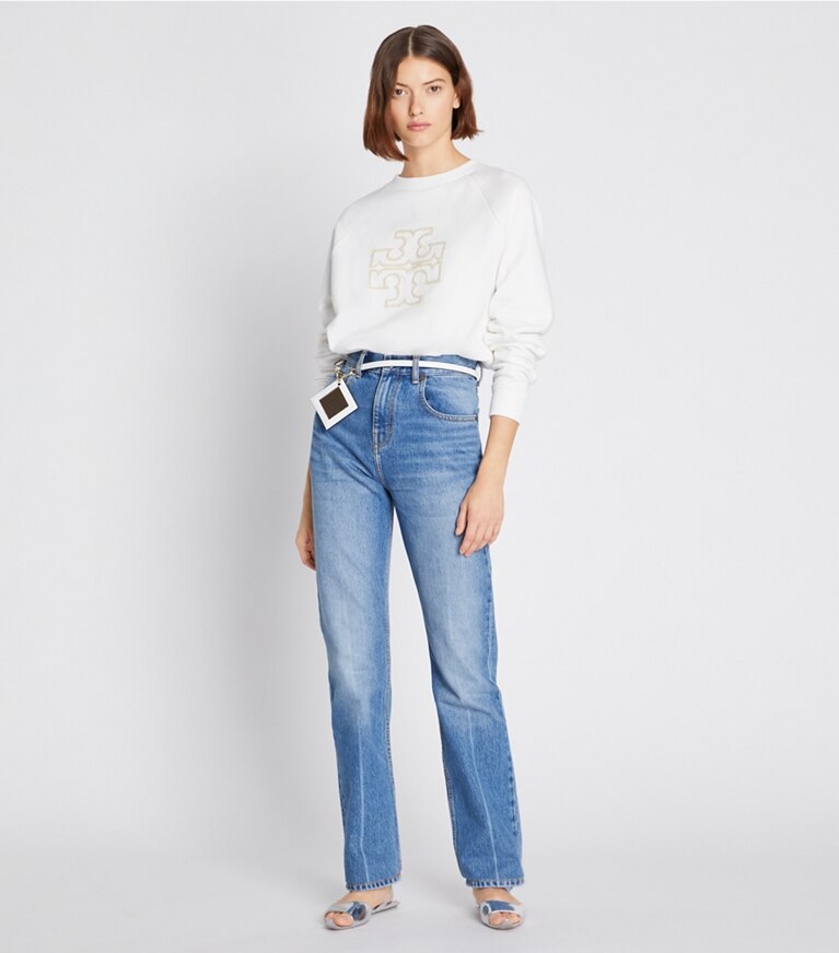 Tory Burch diseñador suéteres Sudadera de cuello redondo de felpa francesa gruesa con logotipo en Snow White frente en modelo