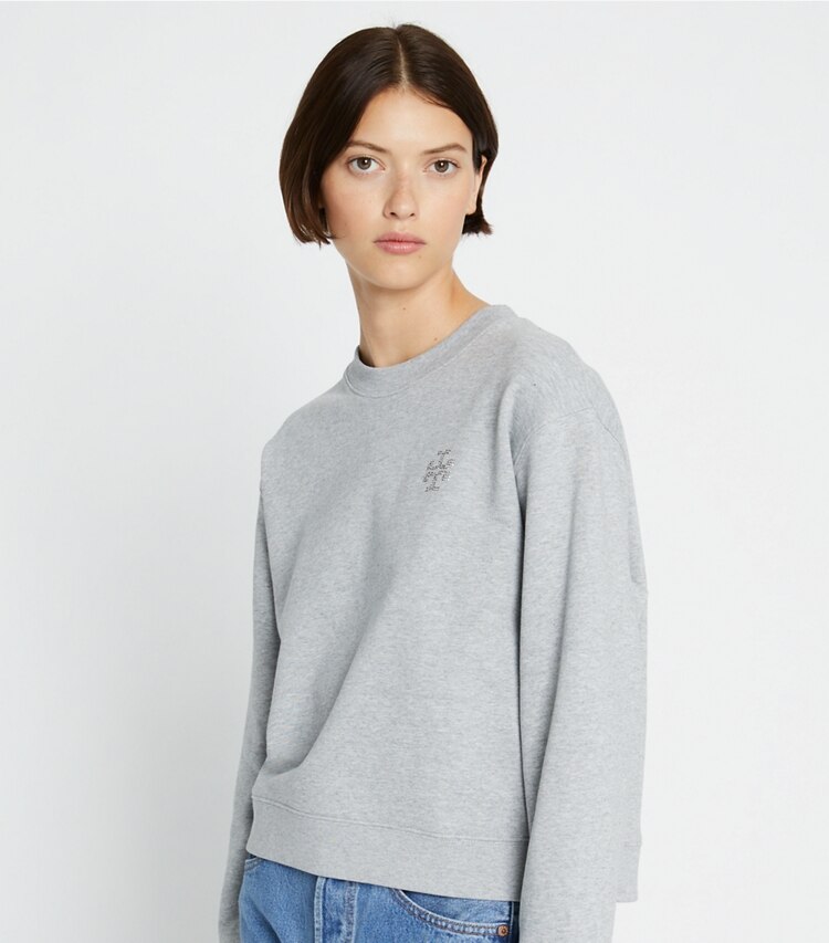 Tory Burch diseñador suéteres Sudadera de felpa francesa gruesa en Medium Grey Heather en el modelo (detalle)