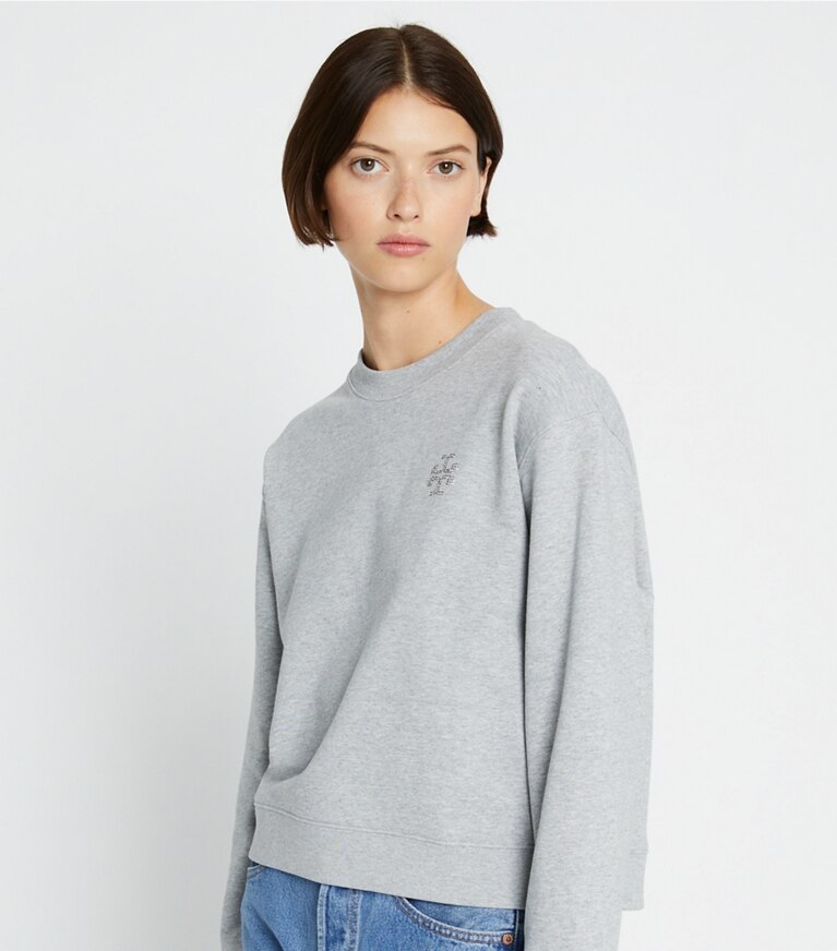 Tory Burch diseñador suéteres Sudadera de felpa francesa gruesa en Medium Grey Heather en el modelo (detalle)