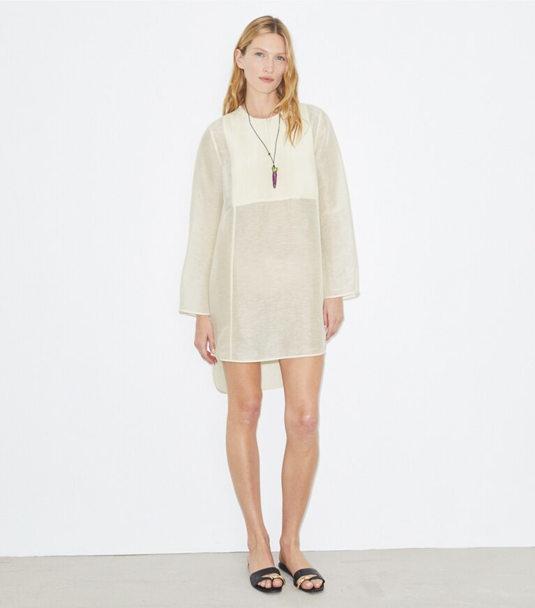 Tory Burch diseñador ropa de playa Túnica de lino en New Ivory frente en modelo