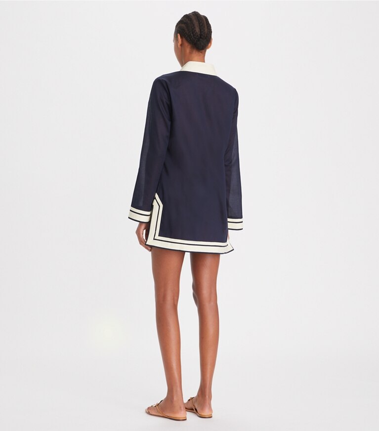 Tory Burch diseñador ropa de playa Túnica Tory de algodón en TORY NAVY parte posterior en modelo