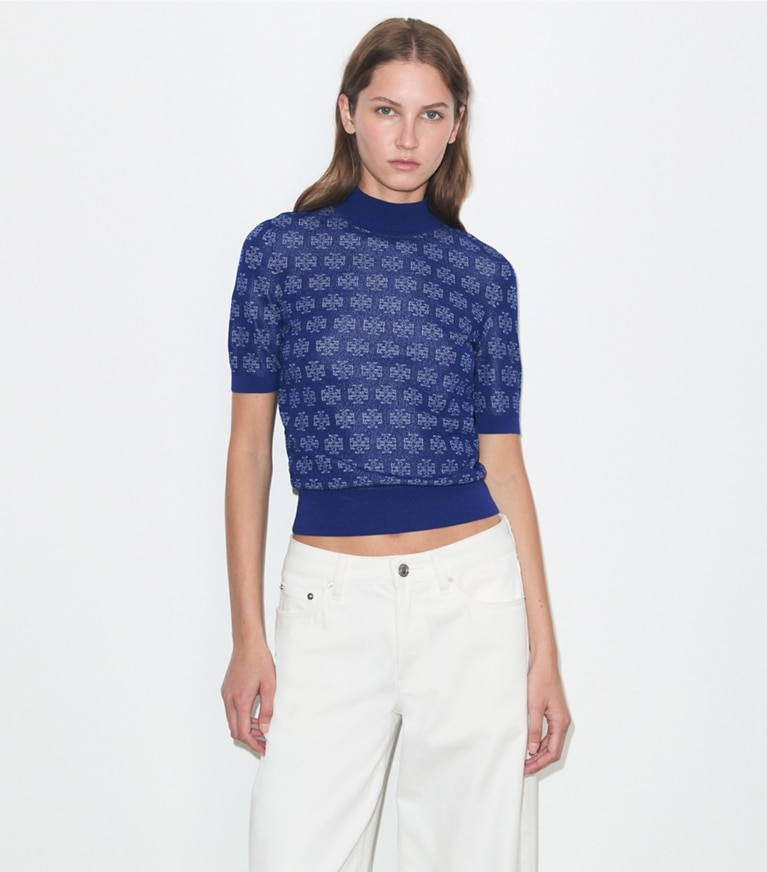 Tory Burch designer セーター Tモノグラム コットン プルオーバー in Blue / Silver on model detail