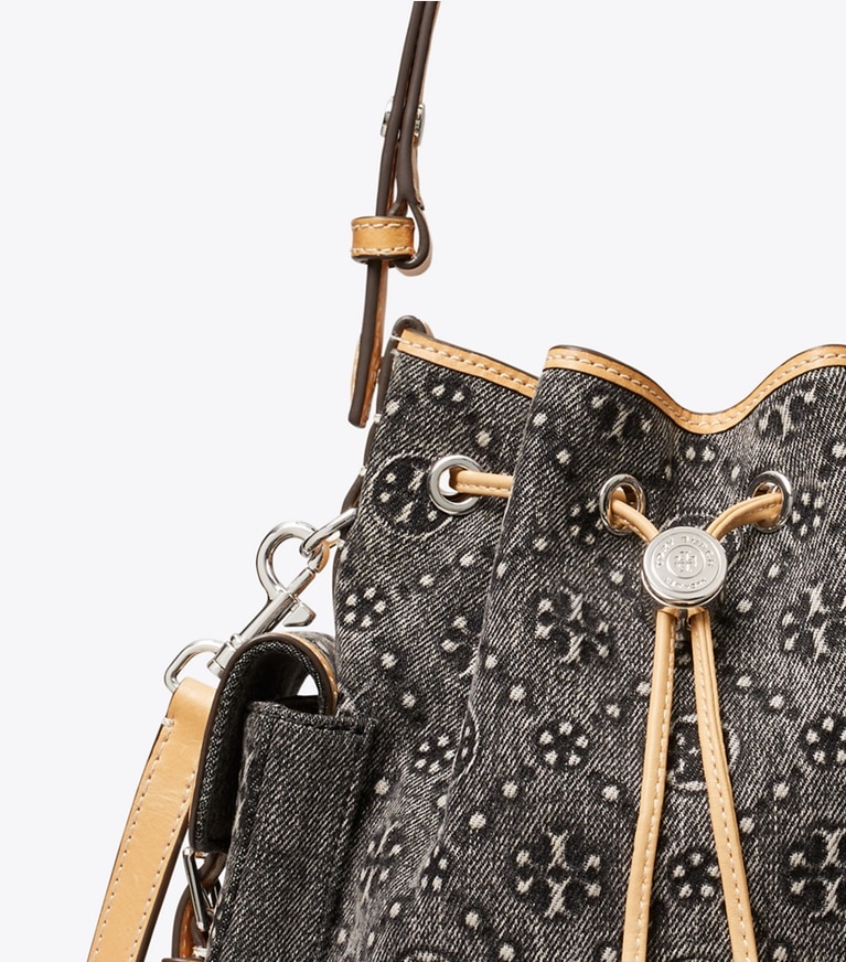 Tory Burch designer クロスボディバッグ Tモノグラム デニム バケットバッグ in Black ディテール