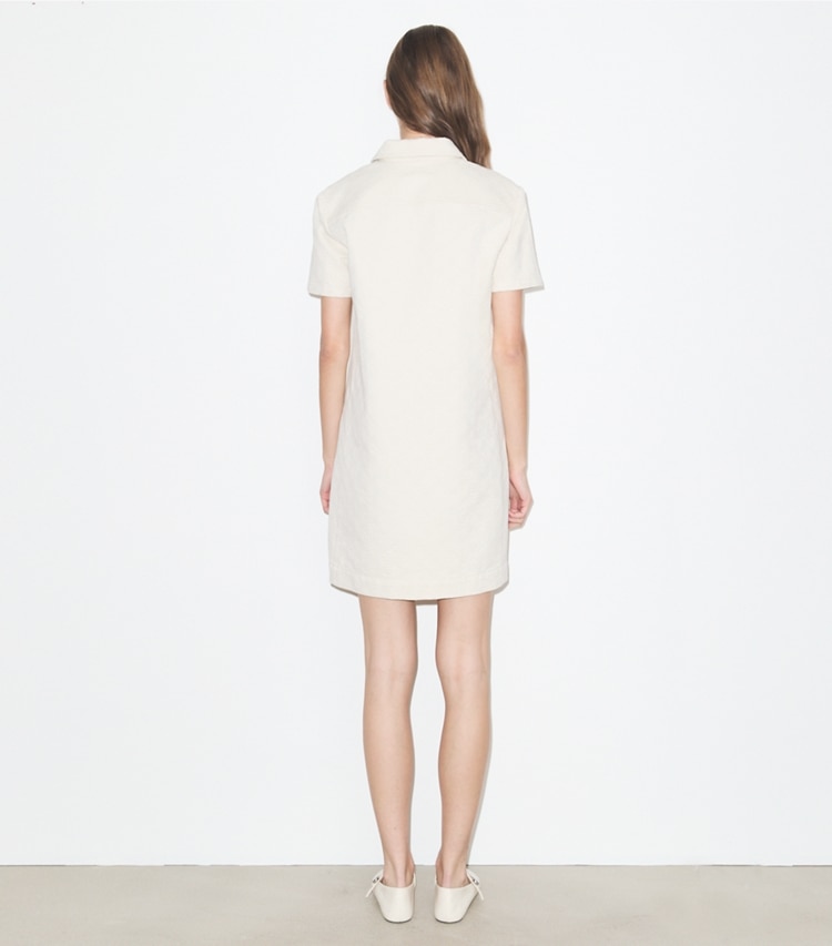 Tory Burch designer ワンピース Tモノグラム デニム ポロドレス in White / Ivory T Monogram on model back