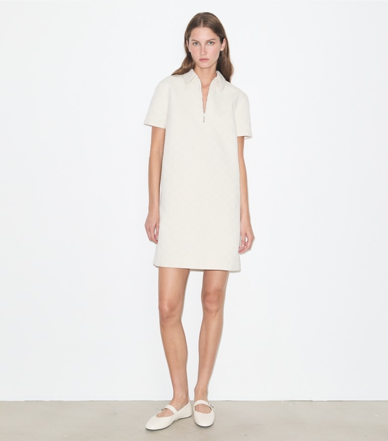 Tory Burch designer ワンピース Tモノグラム デニム ポロドレス in White / Ivory T Monogram モデル前面