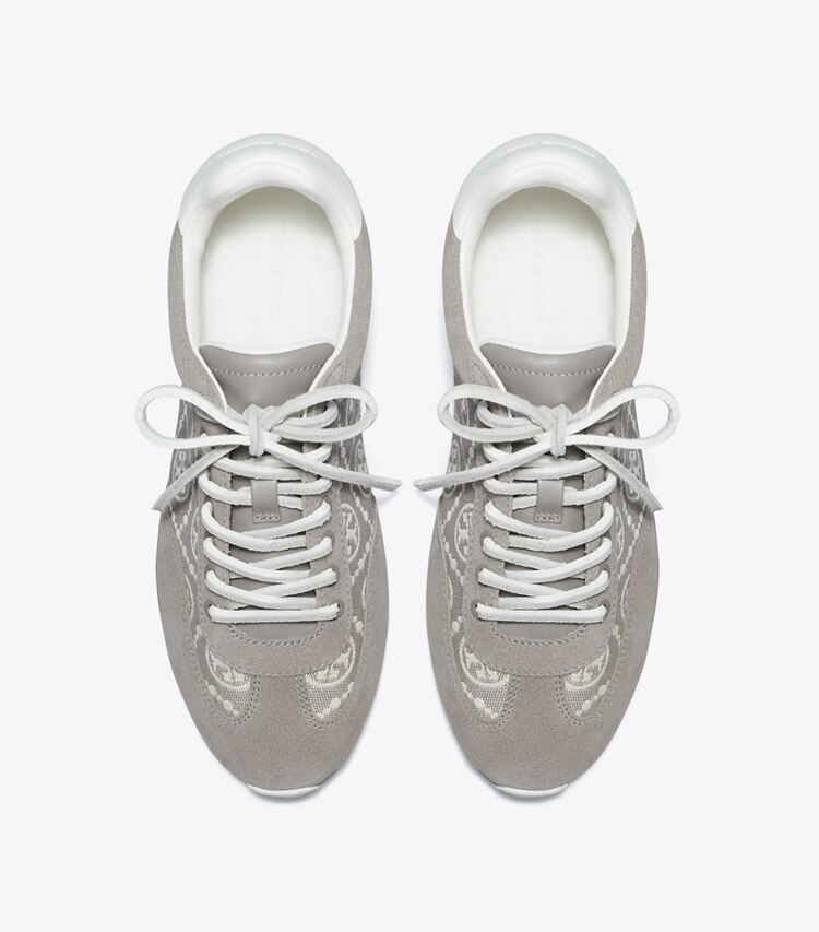 Tory Burch designer スニーカー Tモノグラム フィールド スニーカー in GRAY TMONO / FOG GRAY / BROWN オーバーヘッド