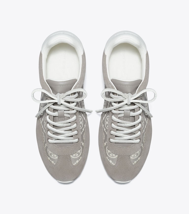 Tory Burch designer スニーカー Tモノグラム フィールド スニーカー in GRAY TMONO / FOG GRAY / BROWN オーバーヘッド