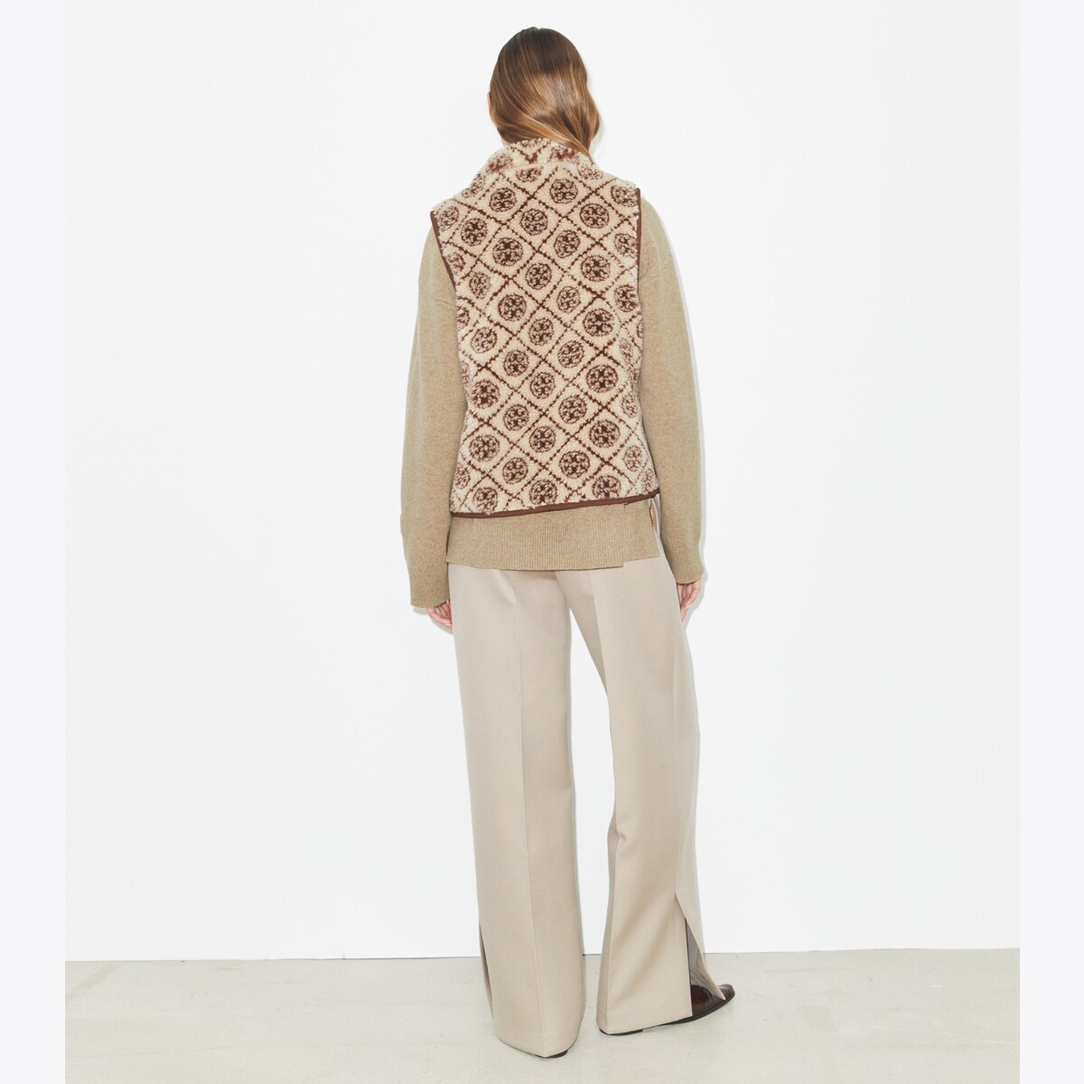 T MONOGRAM FLEECE VEST - thumbnail 4