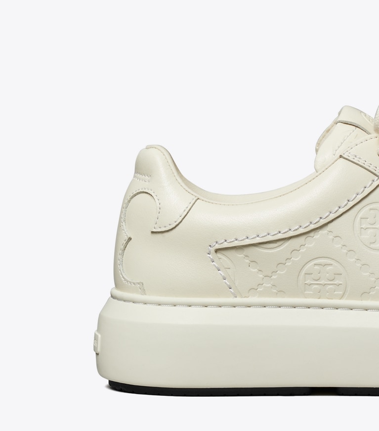 Tory Burch designer スニーカー Tモノグラム レディーバグ スニーカー in LIGHT CREAM / LIGHT CREAM / LIGHT CREAM angle