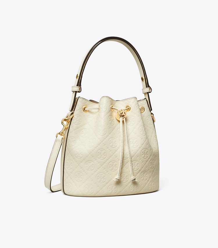Tory Burch designer クロスボディバッグ Tモノグラム レザー バケットバッグ in Light Cream angle