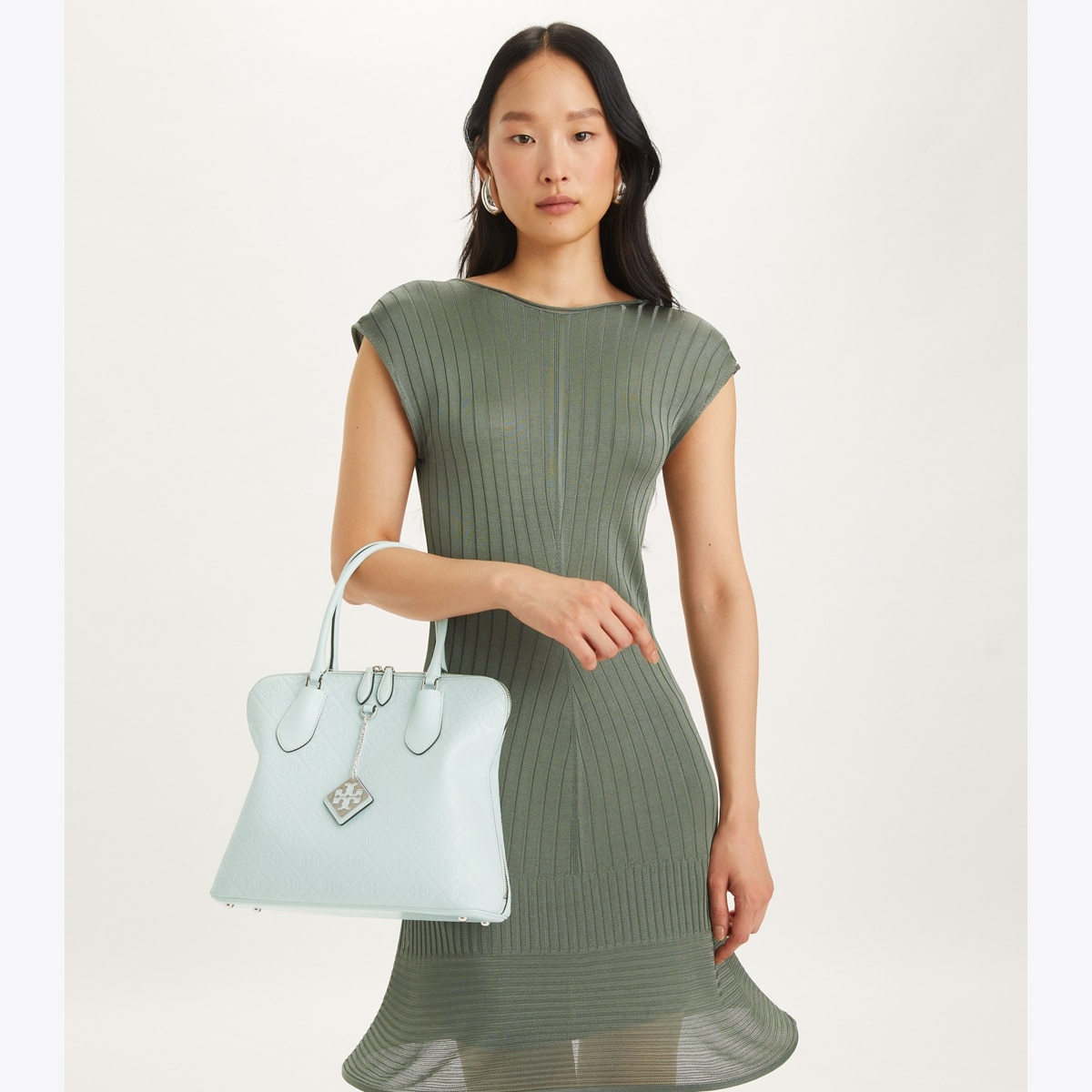 Tモノグラム　Tory Burch グレージュ　Swing T Monogram Leather Swing Satchel: Women's Designer Satchels | Tory