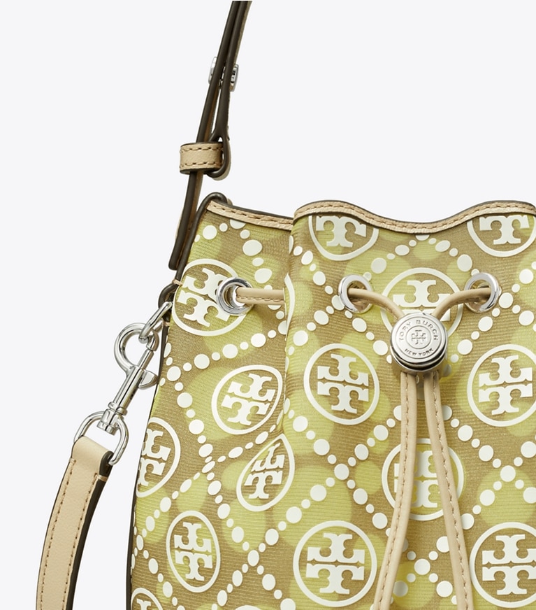 Tory Burch designer クロスボディバッグ Tモノグラム メッシュ ドット バケットバッグ in Khaki / Honey Dew angle