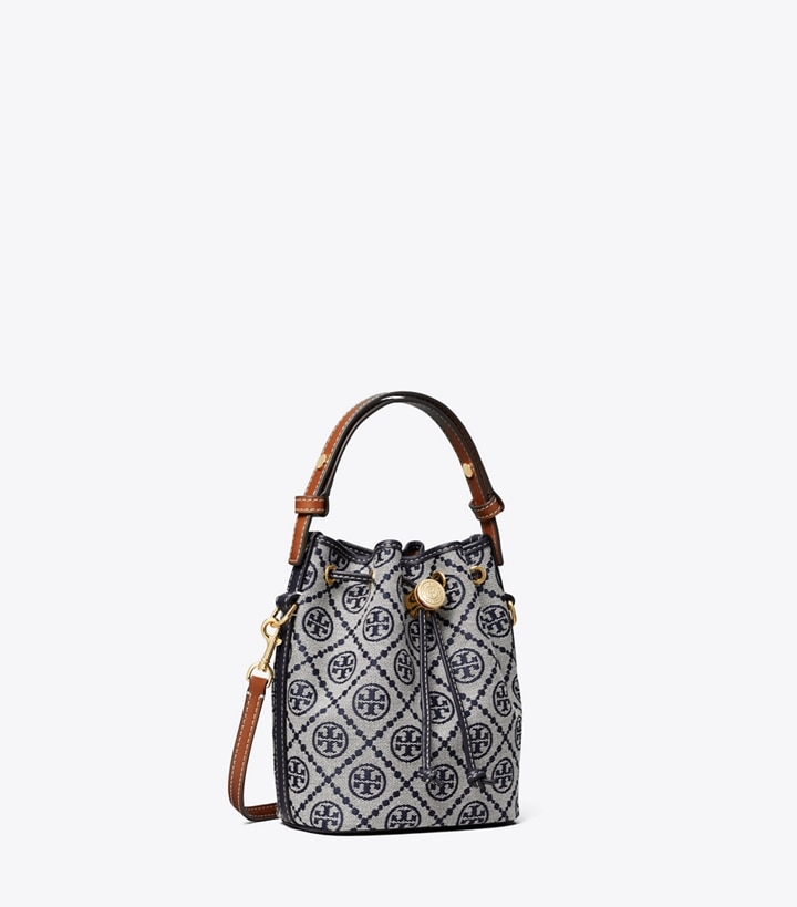 Tory Burch designer クロスボディバッグ Tモノグラム ミニバケットバッグ in Tory Navy angle
