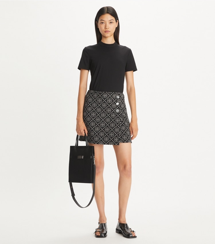 Tory Burch designer ボトムス Tモノグラム ミニスカート in Black/Gray T Monogram モデル前面