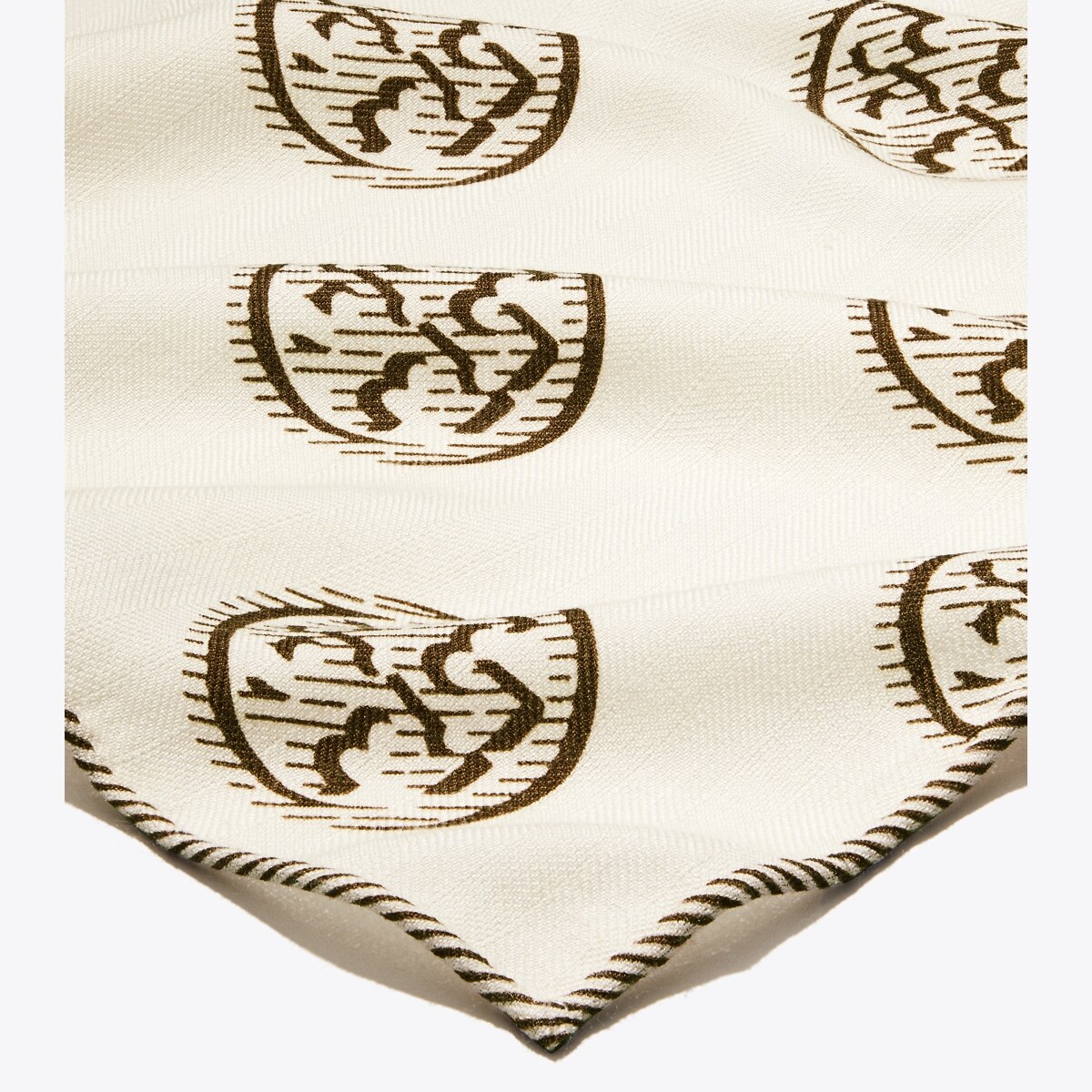 お洒落*TORYBURCH* Tモノグラムオブロングスカーフ*首元あったか お洒落*TORYBURCH* Tモノグラムオブロングスカーフ*首元あったか