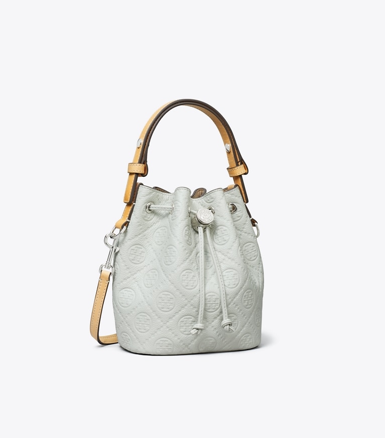 Tory Burch designer クロスボディバッグ Tモノグラム ペブル ミニバケットバッグ in Light Titanium angle