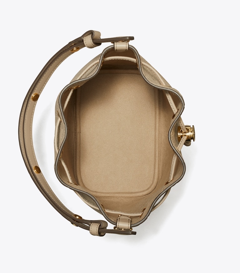 Tory Burch designer クロスボディバッグ Tモノグラム ペブルド バケットバッグ in Fresh Clay angle